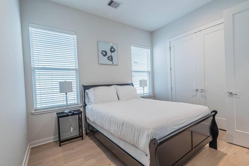 Charming 3-Bedroom Luxury Home Near Downtown, Nrg, Galleria & Medical Center Хьюстон Экстерьер фото