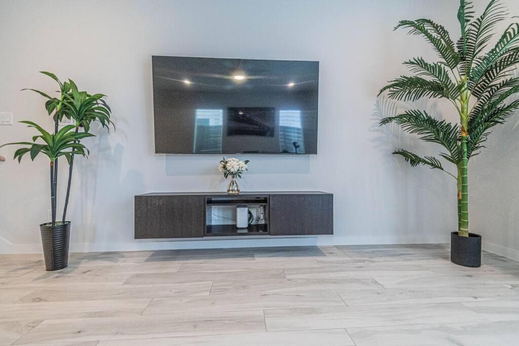 Charming 3-Bedroom Luxury Home Near Downtown, Nrg, Galleria & Medical Center Хьюстон Экстерьер фото