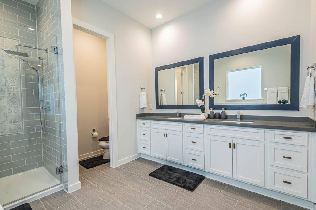Charming 3-Bedroom Luxury Home Near Downtown, Nrg, Galleria & Medical Center Хьюстон Экстерьер фото