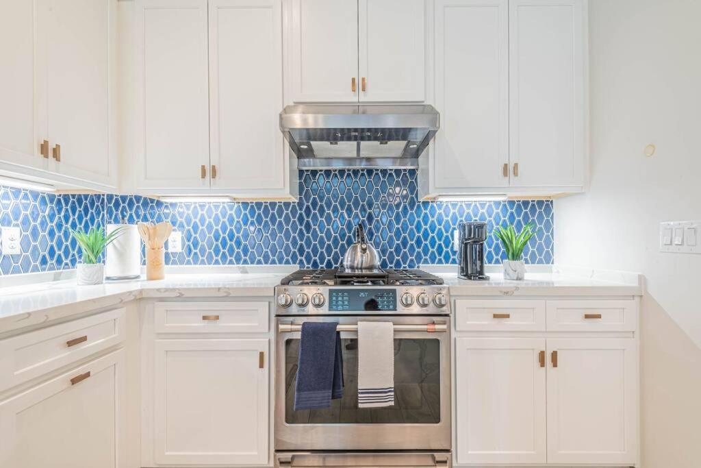 Charming 3-Bedroom Luxury Home Near Downtown, Nrg, Galleria & Medical Center Хьюстон Экстерьер фото