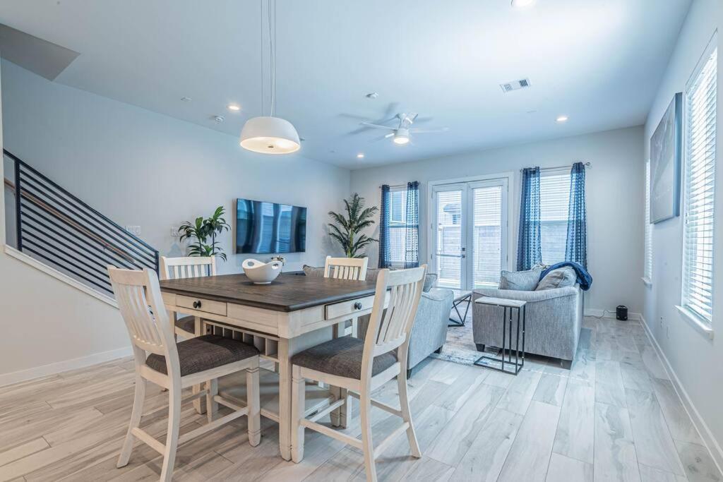 Charming 3-Bedroom Luxury Home Near Downtown, Nrg, Galleria & Medical Center Хьюстон Экстерьер фото